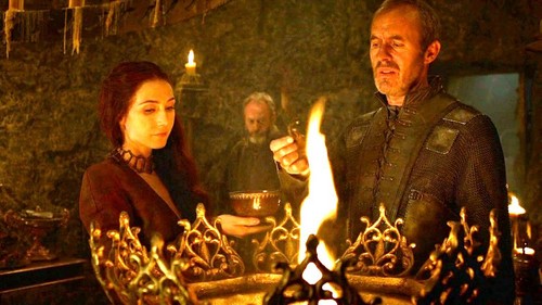 stannis-and-melisandre-house-baratheon-34551318-500-281
